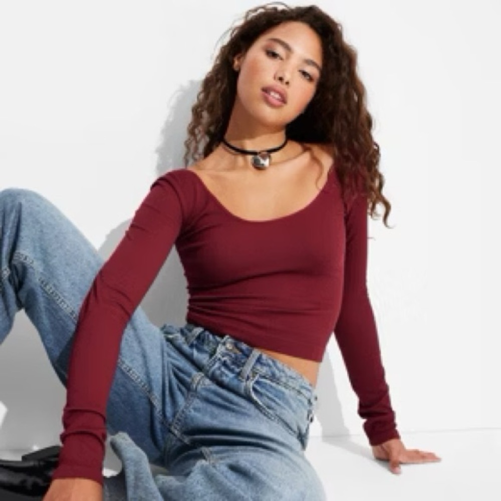 Women's BLACK Long Sleeve Crop Top butter bliss